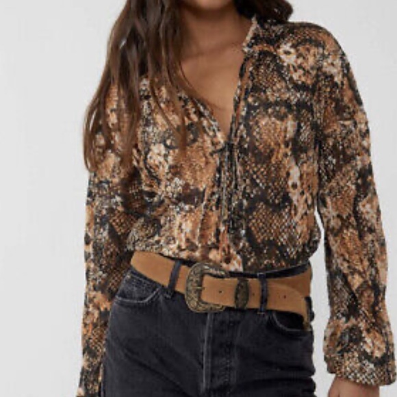 (5 for $75) NWT FREE PEOPLE about for the night oversized top in snake combo - Picture 7 of 13